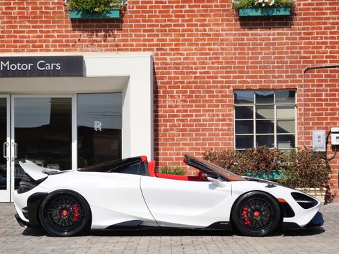 Used 2022 McLaren 765LT RWD image 3