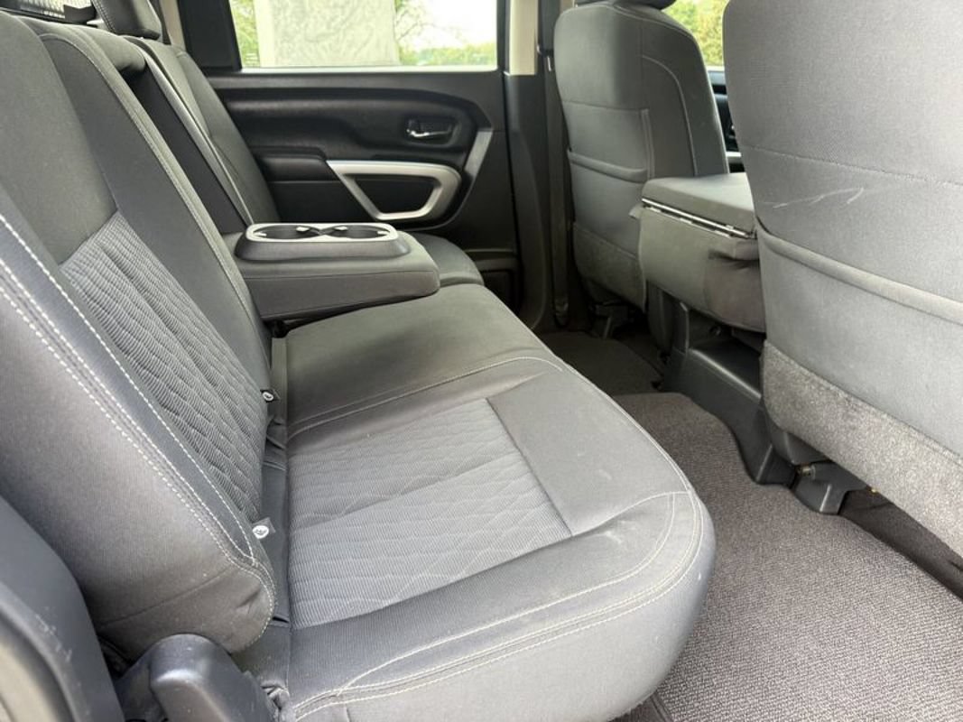 Used 2019 Nissan Titan SV RWD image 35
