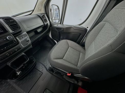 Used 2025 RAM ProMaster 2500 w/ U-Haul Equipment Group FWD image 11