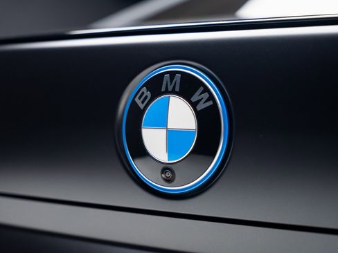 Used 2023 BMW i7 xDrive60 image 28