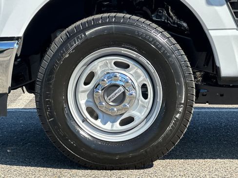 New 2026 Ford F250 XL w/ XL Chrome Package image 23