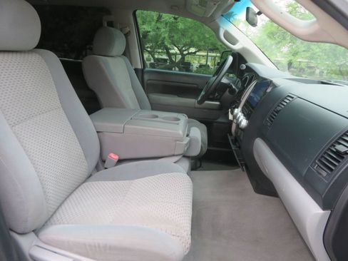 Used 2010 Toyota Tundra 2WD CrewMax w/ Tow Pkg image 33