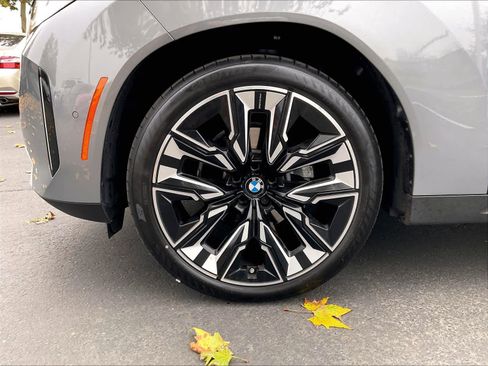 Used 2025 BMW X3 xDrive30i w/ Premium Package image 12