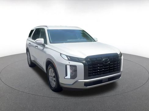 Used 2025 Hyundai Palisade SEL FWD image 3