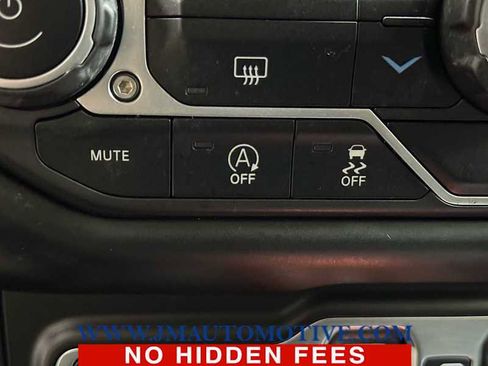 Used 2021 Jeep Gladiator Sport image 33