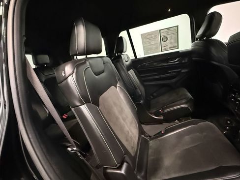 Used 2023 Jeep Grand Cherokee L Laredo image 67