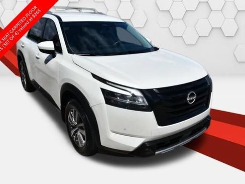 Used 2023 Nissan Pathfinder SL w/ Lighting Package (N92) AWD/4WD image 8