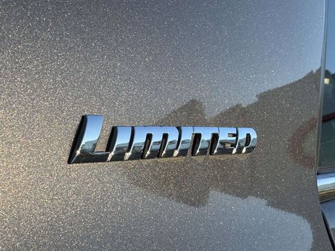 Used 2019 Toyota 4Runner Limited image 7