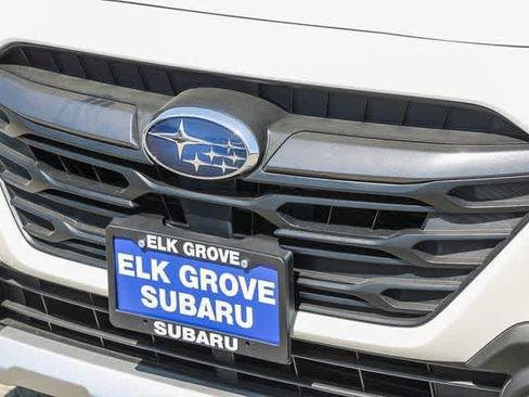 Used 2025 Subaru Outback Limited AWD/4WD image 8