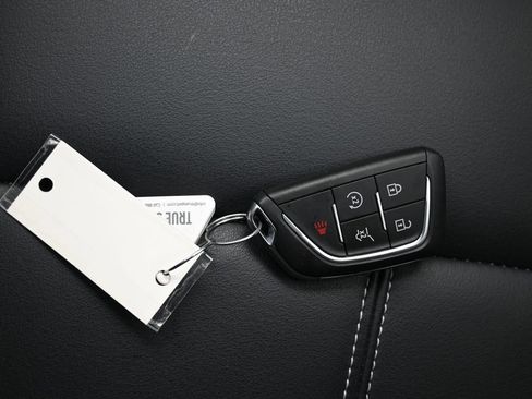Used 2024 Cadillac Lyriq Tech RWD image 32