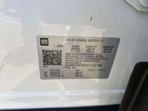 Used 2023 Chevrolet Traverse LT image 23