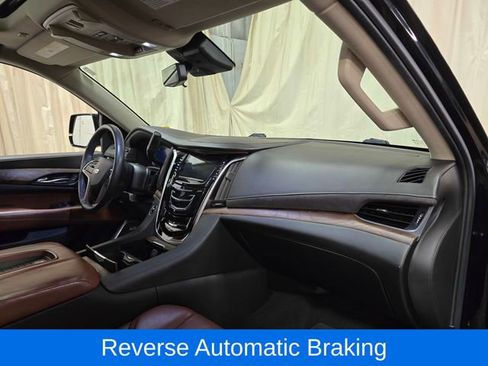 Used 2020 Cadillac Escalade Premium Luxury AWD/4WD image 38