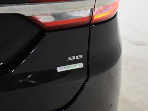Used 2017 Ford Fusion SE w/ Fusion SE Technology Package FWD image 29