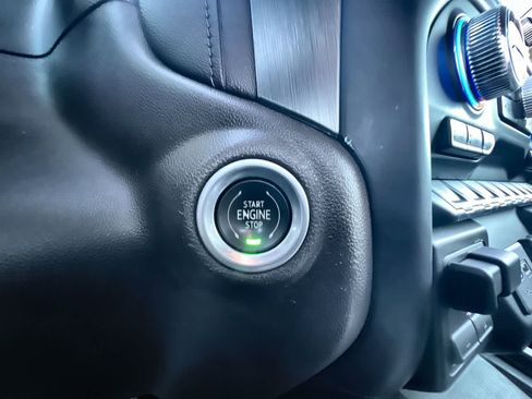 Used 2021 GMC Sierra 2500 Denali w/ Denali Ultimate Package image 17