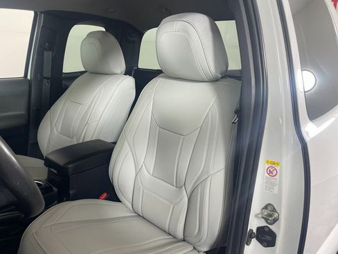 Used 2019 Toyota Tacoma SR5 image 22