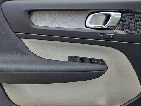 New 2026 Volvo XC40 B5 Plus w/ Protection Package Premier image 21