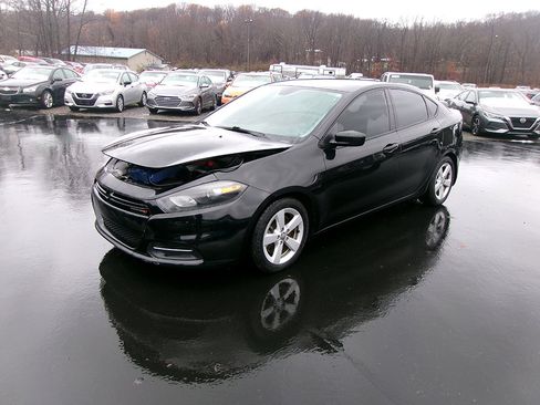 Used 2016 Dodge Dart SXT image 1