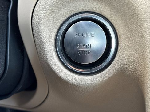 Certified 2019 Mercedes-Benz SLC 300 image 29