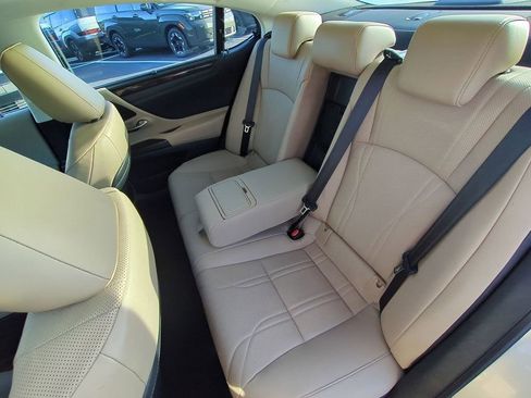 Used 2019 Lexus ES 350 Ultra Luxury image 13