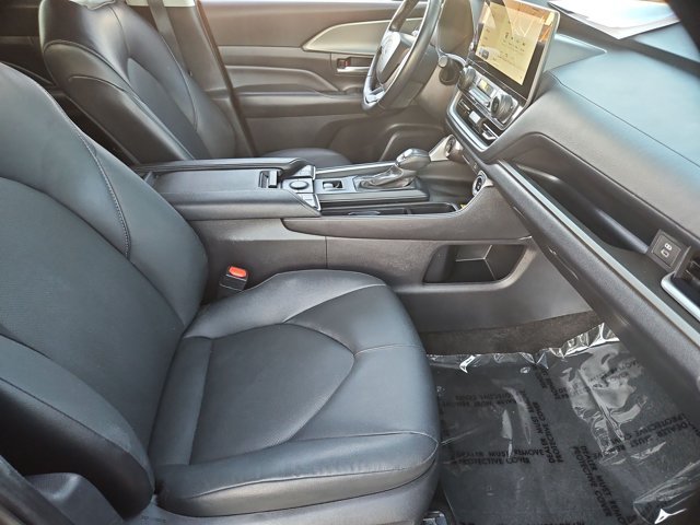 Used 2025 Toyota Grand Highlander AWD image 27
