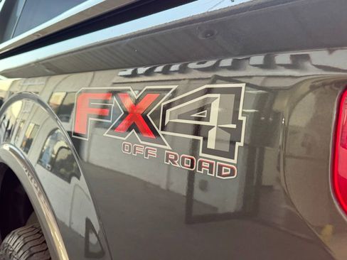 Used 2018 Ford F150 Lariat w/ Equipment Group 502A Luxury image 8