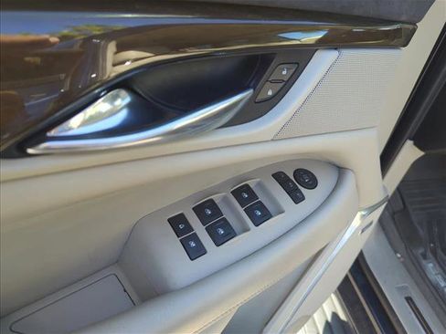 Used 2020 Cadillac Escalade ESV Premium Luxury AWD/4WD image 8