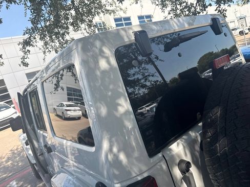 Used 2014 Jeep Wrangler Unlimited Sahara AWD/4WD image 4