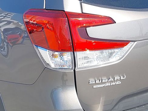 Used 2020 Subaru Forester Limited image 11