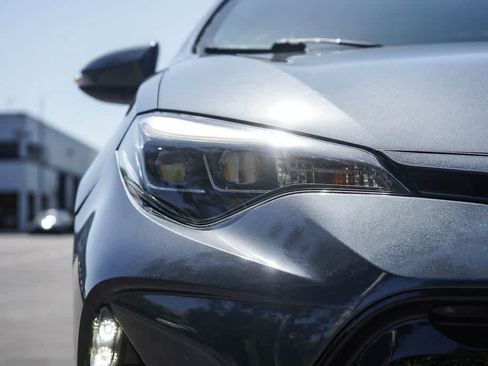 Used 2017 Toyota Corolla SE w/ SE Premium Package FWD image 10