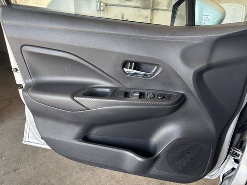 Used 2025 Nissan Versa SV FWD image 18