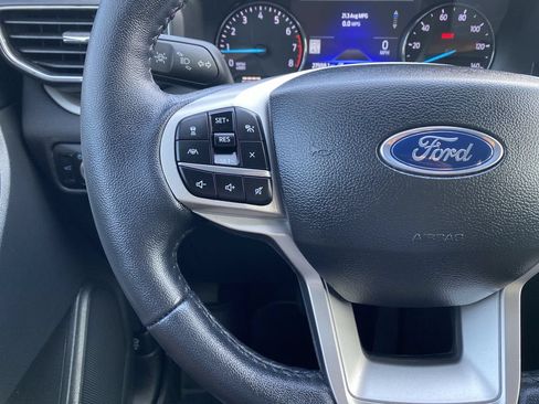 Used 2023 Ford Explorer XLT w/ Equipment Group 202A AWD/4WD image 10