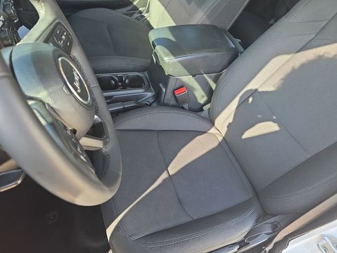 Used 2023 Jeep Wrangler Sport S image 16