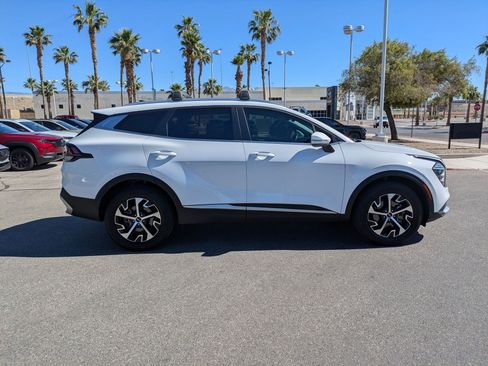 Used 2024 Kia Sportage EX image 6