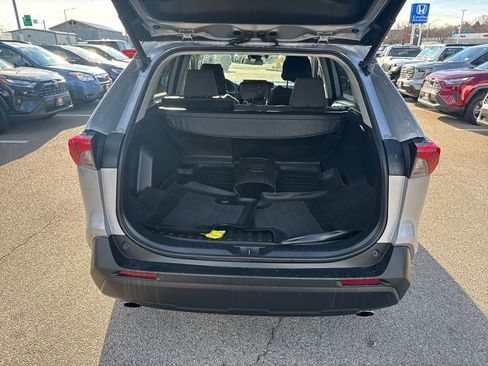 Used 2021 Toyota RAV4 XLE image 7