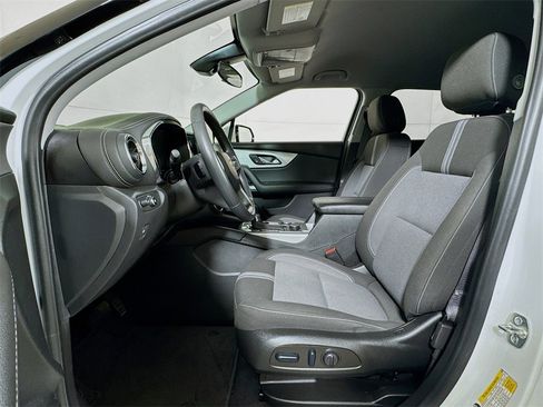 Used 2025 Chevrolet Blazer LT image 18