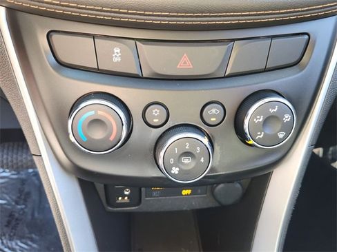 Used 2020 Chevrolet Trax LS image 24