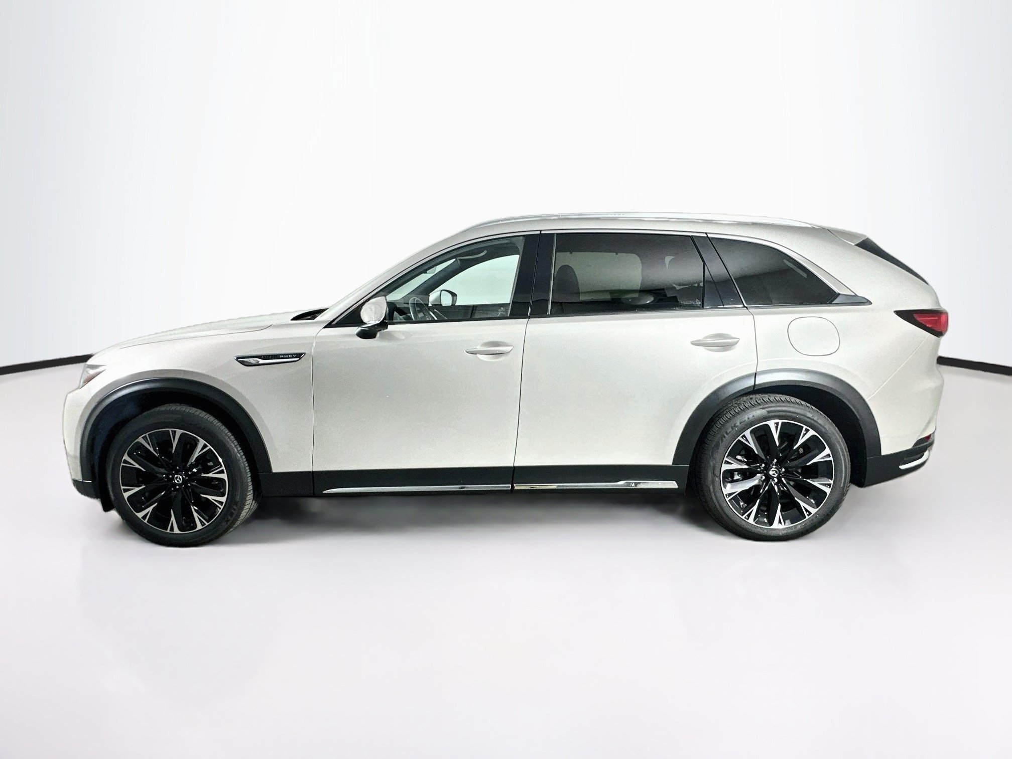 Used 2025 MAZDA CX-90 Plug-In Hybrid w/ Premium Plus AWD/4WD image 4