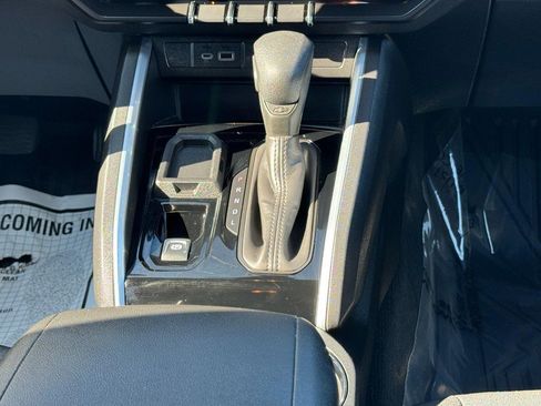 Used 2025 Chevrolet Colorado W/T RWD image 17