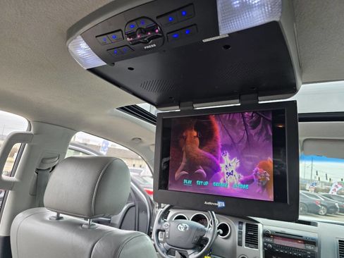 Used 2011 Toyota Sequoia SR5 image 29