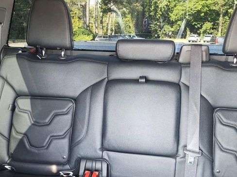 Used 2022 Chevrolet Silverado 1500 RST w/ Safety Package AWD/4WD image 11