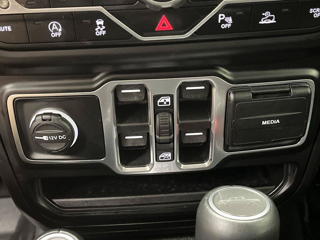 Used 2022 Jeep Gladiator Overland AWD/4WD image 27