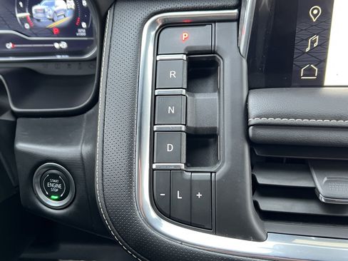 Used 2024 GMC Yukon SLT w/ SLT Luxury Package image 35