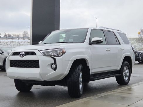 Used 2015 Toyota 4Runner SR5 image 22