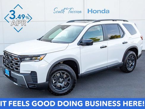 New 2026 Honda Pilot TrailSport image 1