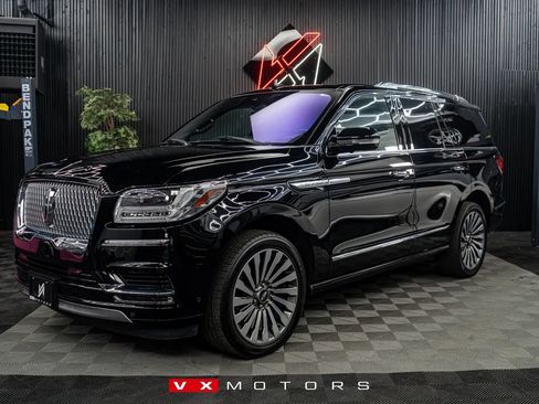 Used 2018 Lincoln Navigator Reserve w/ Technology Package AWD/4WD image 1