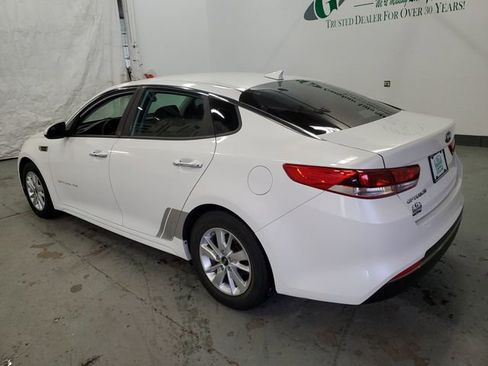 Used 2017 Kia Optima LX image 4