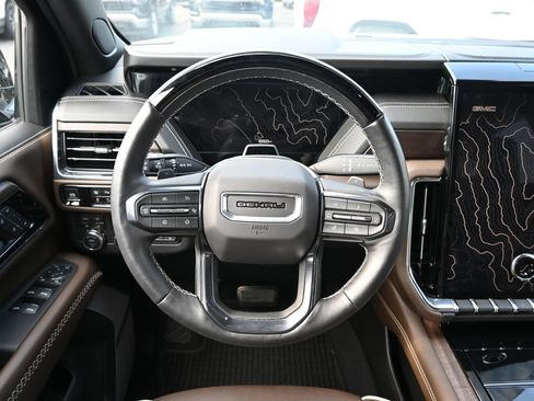 Used 2025 GMC Yukon Denali Ultimate AWD/4WD image 10