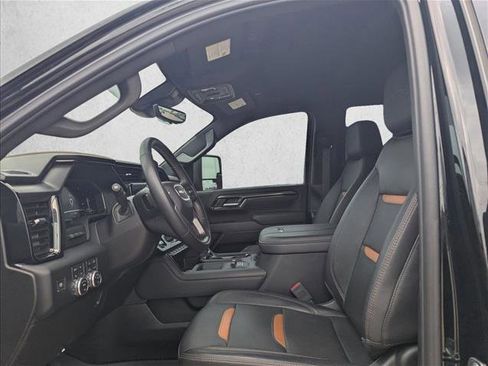 Certified 2025 GMC Sierra 2500 AT4 w/ Technology Package AWD/4WD image 12