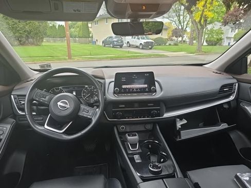 Used 2023 Nissan Rogue SV w/ SV Premium B Package AWD/4WD image 5