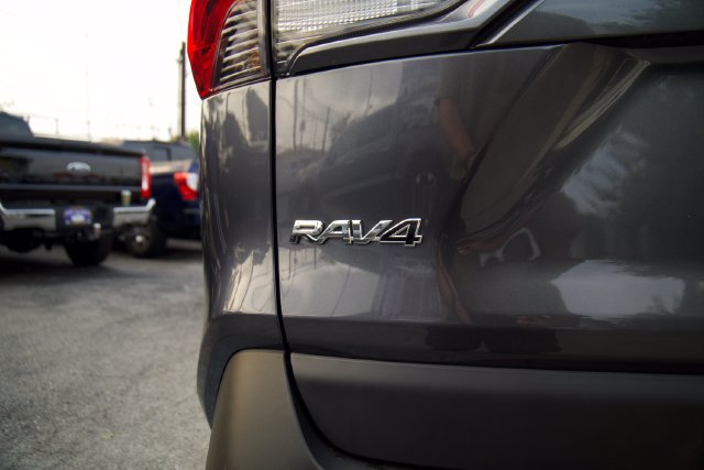 Used 2025 Toyota RAV4 XLE w/ Weather Package AWD/4WD image 14